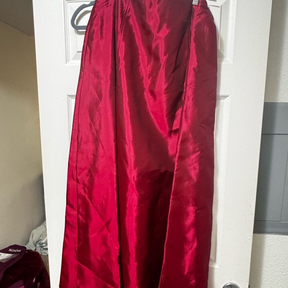 BNWT Women's  Red Satin Skirt